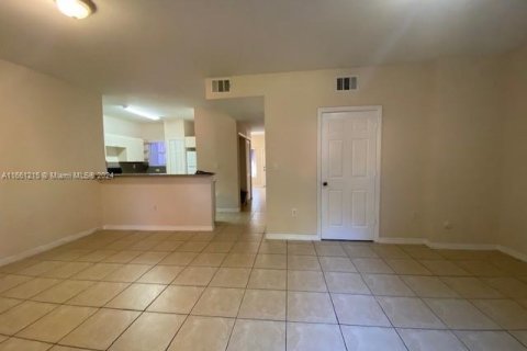 Townhouse in Florida City, Florida 3 bedrooms, 167.13 sq.m. № 1367606 - photo 6