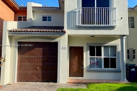 Townhouse in Florida City, Florida 3 bedrooms, 167.13 sq.m. № 1367606 - photo 1