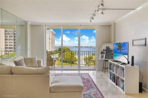 Copropriété à vendre à Miami, Floride: 2 chambres, 125.7 m2 № 1362178 - photo 2