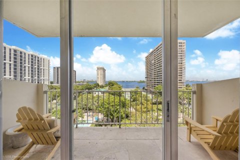 Copropriété à vendre à Miami, Floride: 2 chambres, 125.7 m2 № 1362178 - photo 6