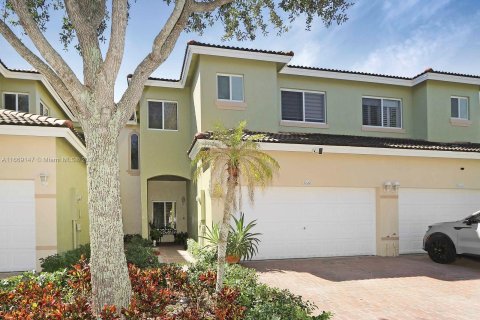 Adosado en venta en Homestead, Florida, 3 dormitorios, 184.97 m2 № 1391537 - foto 1