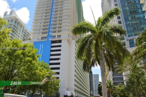 Condo in Miami, Florida, 1 bedroom  № 1172707 - photo 1