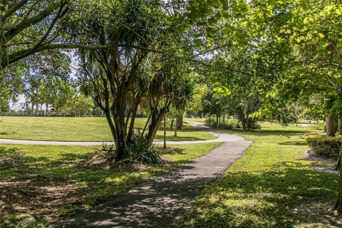 Copropriété à vendre à Hollywood, Floride: 2 chambres, 92.16 m2 № 1172796 - photo 22