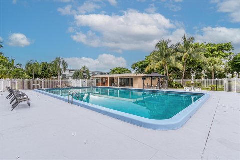 Copropriété à vendre à Hollywood, Floride: 2 chambres, 92.16 m2 № 1172796 - photo 24