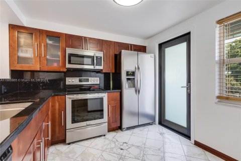 Copropriété à vendre à Hollywood, Floride: 2 chambres, 92.16 m2 № 1172796 - photo 3