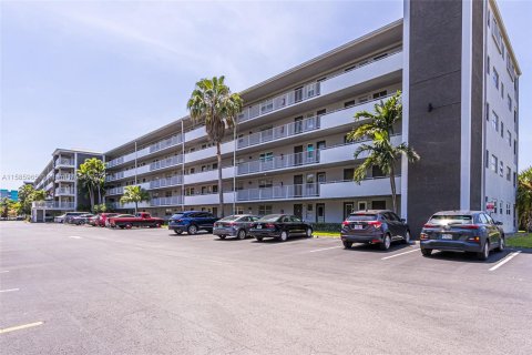 Copropriété à vendre à Hollywood, Floride: 2 chambres, 92.16 m2 № 1172796 - photo 26