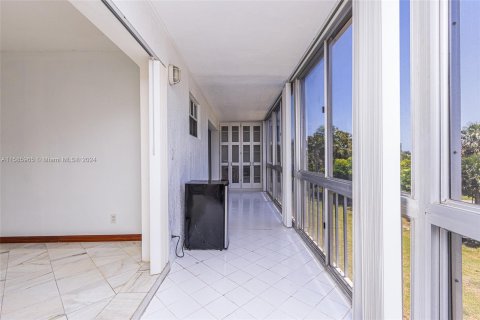 Copropriété à vendre à Hollywood, Floride: 2 chambres, 92.16 m2 № 1172796 - photo 12