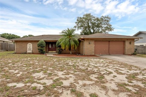 House in Lakeland, Florida 4 bedrooms, 222.22 sq.m. № 1430215 - photo 1