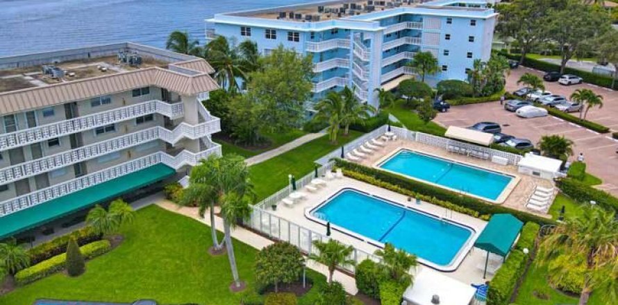 Condo in North Palm Beach, Florida, 2 bedrooms  № 972783