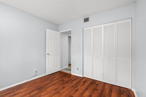 Condo in Oakland Park, Florida, 2 bedrooms  № 972703 - photo 11