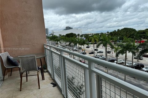 Condominio en venta en Miami, Florida, 1 dormitorio, 90.86 m2 № 1402688 - foto 6