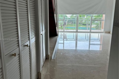 Condominio en venta en Miami, Florida, 1 dormitorio, 90.86 m2 № 1402688 - foto 9