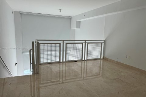 Condominio en venta en Miami, Florida, 1 dormitorio, 90.86 m2 № 1402688 - foto 2