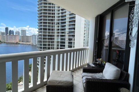 Copropriété à vendre à Aventura, Floride: 2 chambres, 157 m2 № 1384240 - photo 26