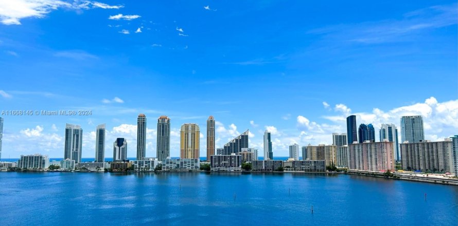 Condo in Aventura, Florida, 2 bedrooms  № 1384240