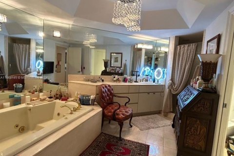 Condominio en venta en Aventura, Florida, 2 dormitorios, 157 m2 № 1384240 - foto 19