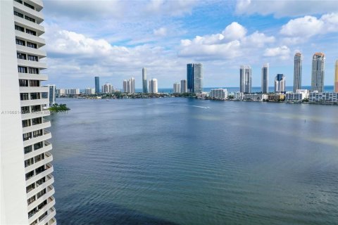 Condominio en venta en Aventura, Florida, 2 dormitorios, 157 m2 № 1384240 - foto 28