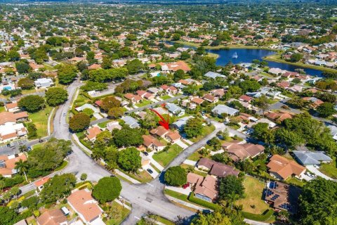 House in Delray Beach, Florida 2 bedrooms, 115.66 sq.m. № 1152077 - photo 1