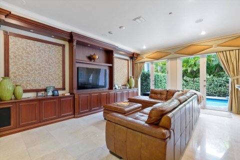 Villa ou maison à vendre à Aventura, Floride: 4 chambres, 239.87 m2 № 57793 - photo 15