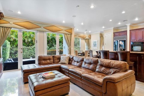 Villa ou maison à vendre à Aventura, Floride: 4 chambres, 239.87 m2 № 57793 - photo 10