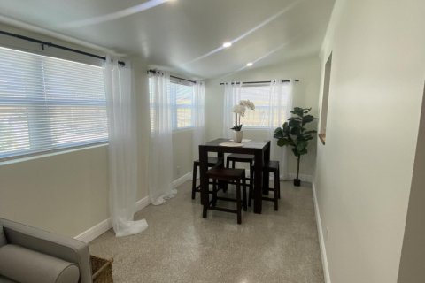 Immobilier commercial à vendre à West Palm Beach, Floride: 205.96 m2 № 1132726 - photo 9