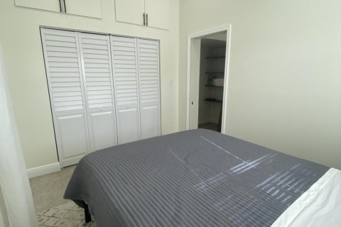 Immobilier commercial à vendre à West Palm Beach, Floride: 205.96 m2 № 1132726 - photo 4