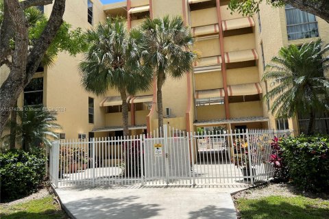 Condo in Sunny Isles Beach, Florida, 2 bedrooms  № 1139018 - photo 18