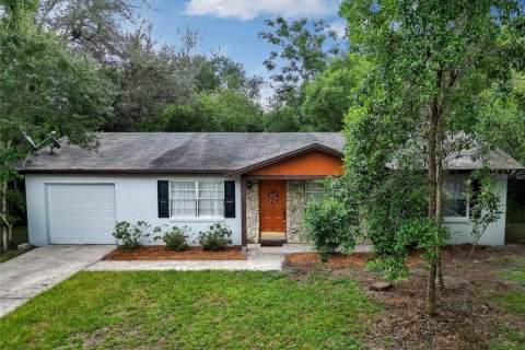 Villa ou maison à louer à Sanford, Floride: 3 chambres, 96.62 m2 № 1366650 - photo 1