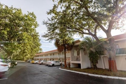 Hotel en venta en Kissimmee, Florida, 1 dormitorio № 1134684 - foto 11