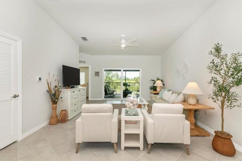 Condo in Venice, Florida, 2 bedrooms in WELLEN PARK  № 1362884 - photo 25