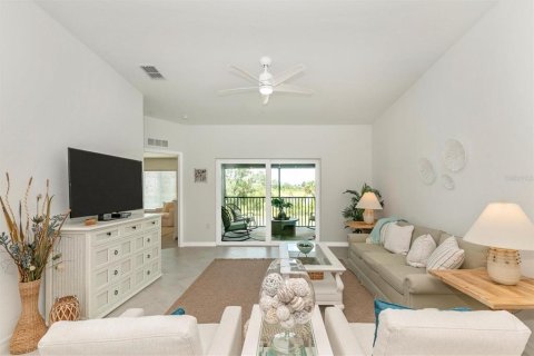 Condo in Venice, Florida, 2 bedrooms in WELLEN PARK  № 1362884 - photo 26