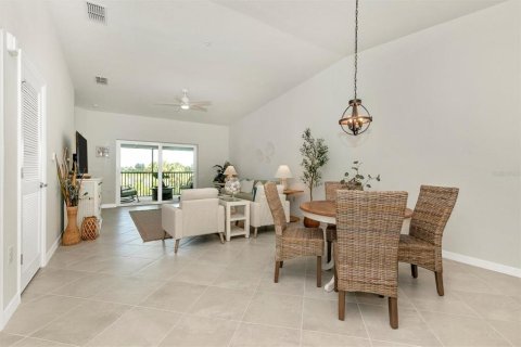 Condo in Venice, Florida, 2 bedrooms in WELLEN PARK  № 1362884 - photo 23