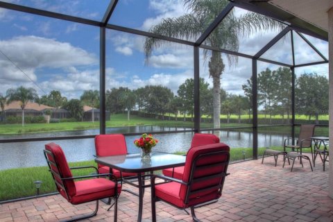 Villa ou maison à louer à Bradenton, Floride: 2 chambres, 173.73 m2 № 212726 - photo 6