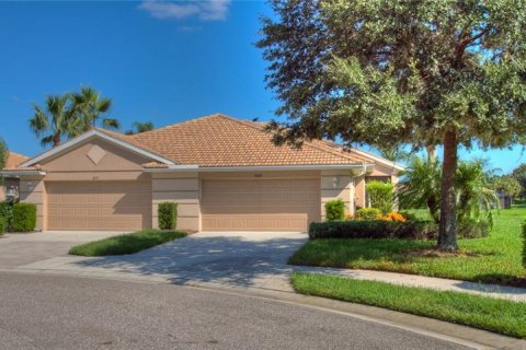 Villa ou maison à louer à Bradenton, Floride: 2 chambres, 173.73 m2 № 212726 - photo 1