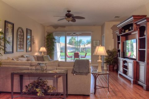 House in Bradenton, Florida 2 bedrooms, 173.73 sq.m. № 212726 - photo 4