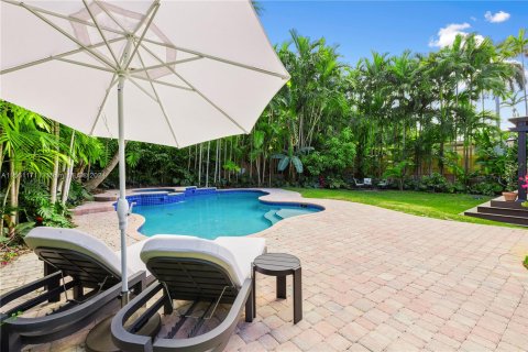 House in Miami, Florida 3 bedrooms, 188.78 sq.m. № 1367230 - photo 30