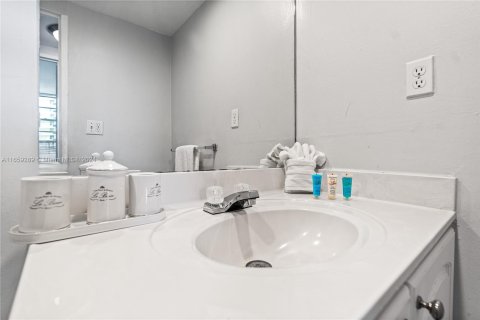 Copropriété à vendre à Hollywood, Floride: 1 chambre, 81.2 m2 № 1367092 - photo 19