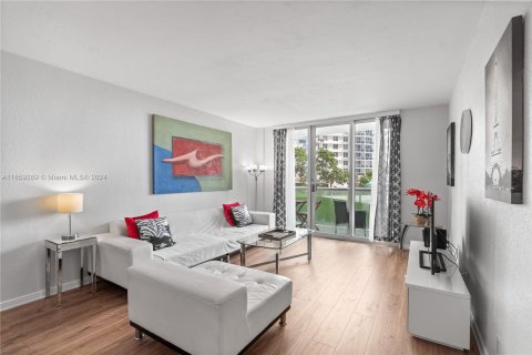 Copropriété à vendre à Hollywood, Floride: 1 chambre, 81.2 m2 № 1367092 - photo 9