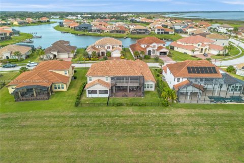 Casa en venta en Kissimmee, Florida, 5 dormitorios, 504.27 m2 № 1367057 - foto 7