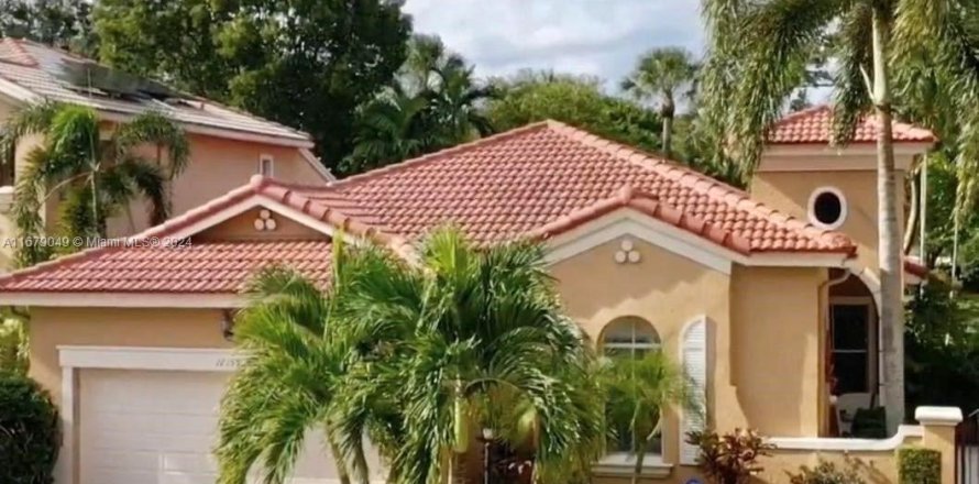 Villa ou maison à Coral Springs, Floride 3 chambres, 152.08 m2 № 1407627