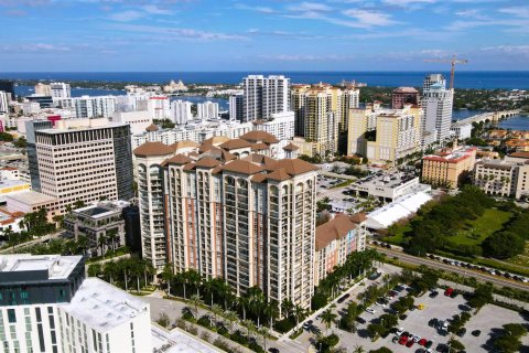 Condo in West Palm Beach, Florida, 2 bedrooms  № 984083 - photo 21