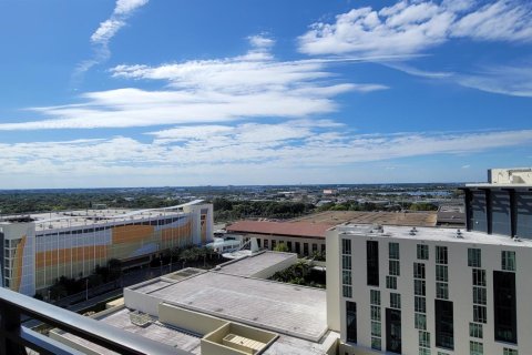 Condo in West Palm Beach, Florida, 2 bedrooms  № 984083 - photo 17