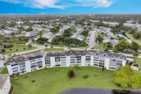 Copropriété à vendre à Deerfield Beach, Floride: 2 chambres, 102.19 m2 № 1163092 - photo 15