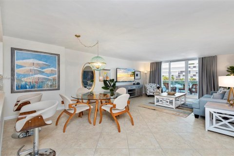 Apartamento en alquiler en Miami Beach, Florida, 1 dormitorio, 83.61 m2 № 14927 - foto 4