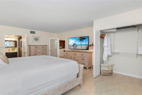 Apartment in Miami Beach, Florida 1 bedroom, 83.61 sq.m. № 14927 - photo 14