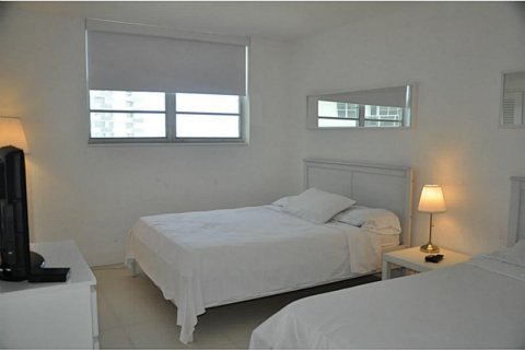 Condominio en alquiler en Hollywood, Florida, 2 dormitorios, 114.83 m2 № 6516 - foto 8