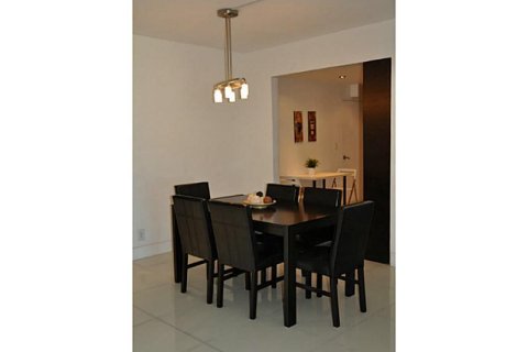 Condominio en alquiler en Hollywood, Florida, 2 dormitorios, 114.83 m2 № 6516 - foto 5