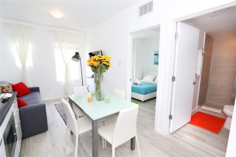 Condo in Miami Beach, Florida, 1 bedroom  № 1104698 - photo 6