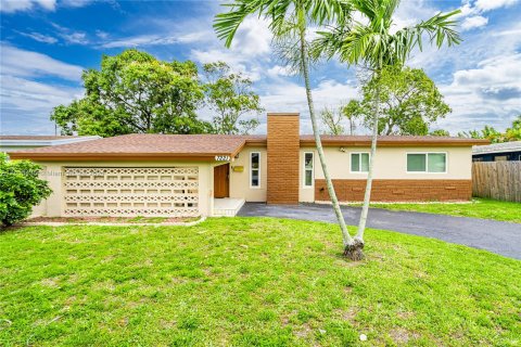 Casa en venta en Miramar, Florida, 3 dormitorios, 137.68 m2 № 1364858 - foto 1