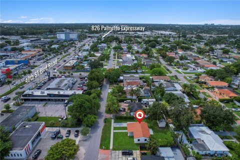 House in Miami, Florida 3 bedrooms, 86.96 sq.m. № 1362745 - photo 2